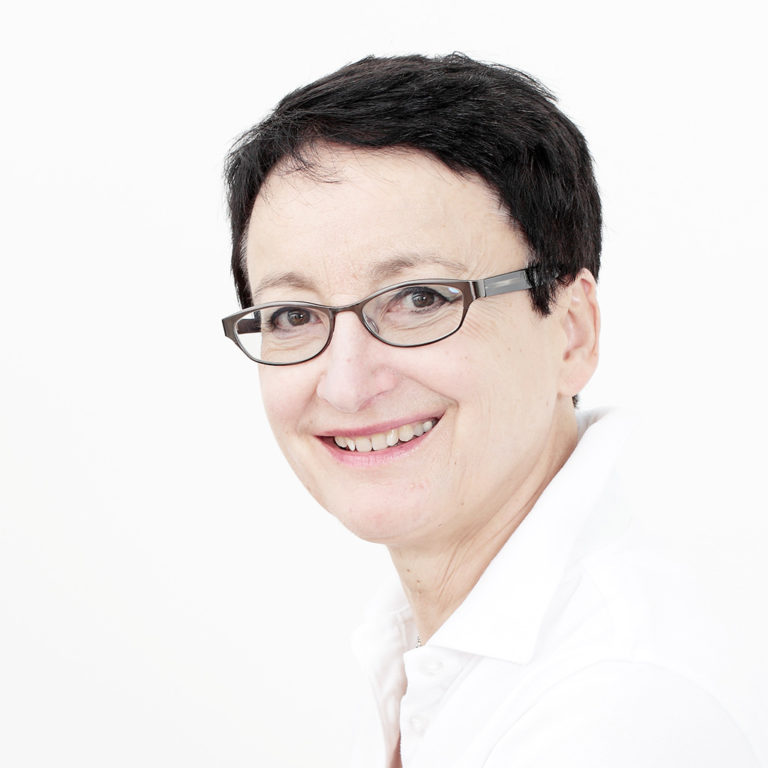dr angelika guthoff